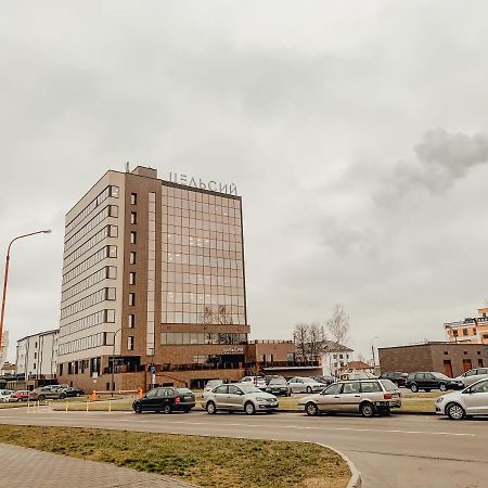 Апартаменты Chilpil на 8-ом этаже - центр - мгновенное бесконтактное заселение - 24х7 Брест Екстер'єр фото